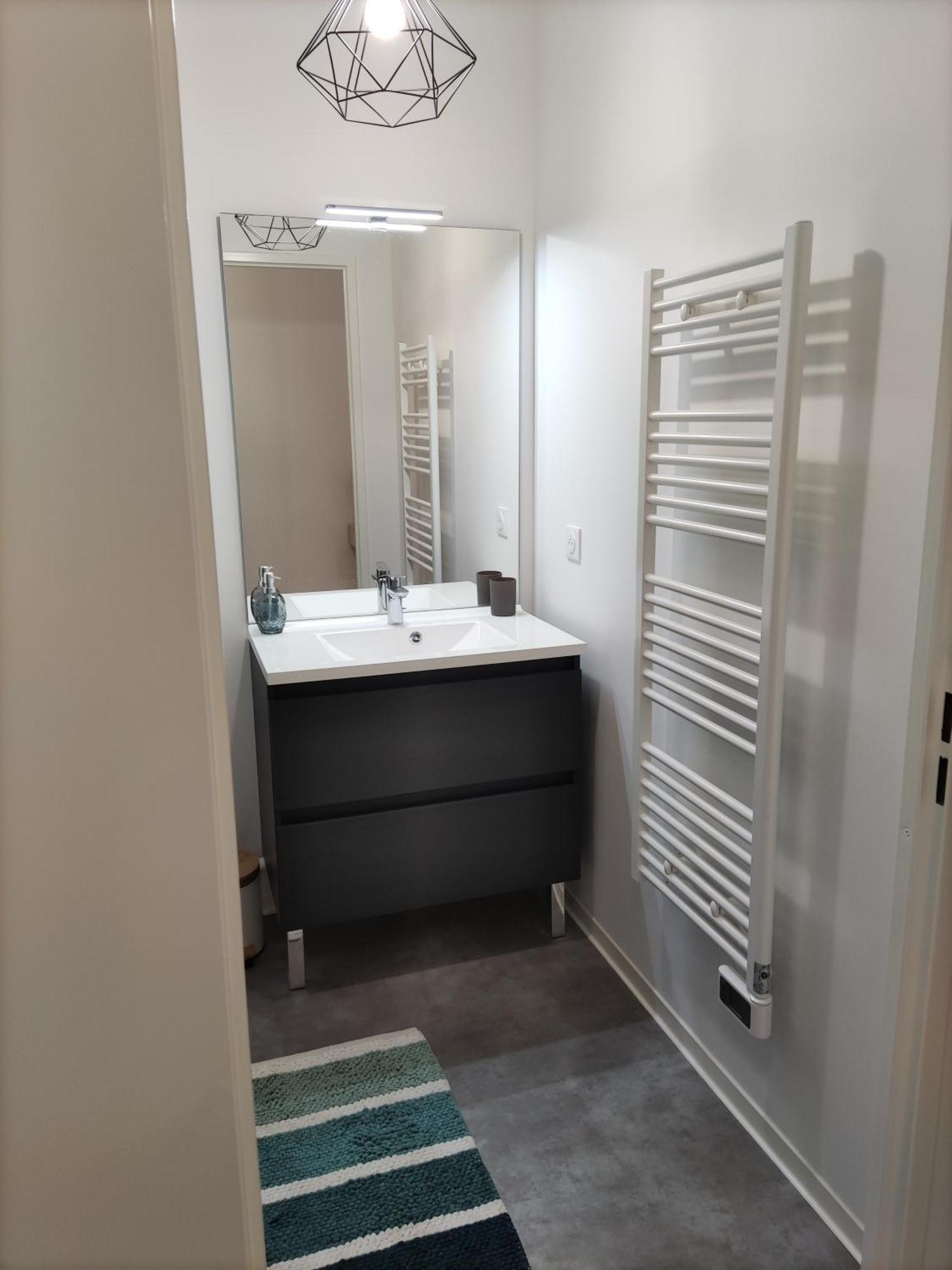 La Nouvelle Vague Apartment